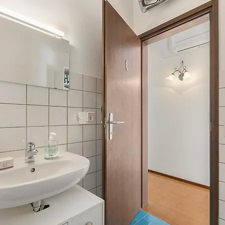 Castel In Aria Apartment *